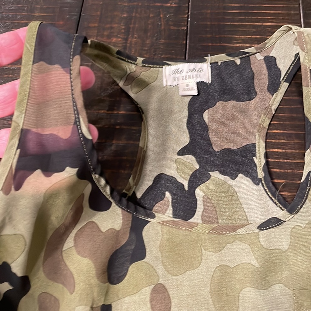 Camo tank - Picture 2 of 2